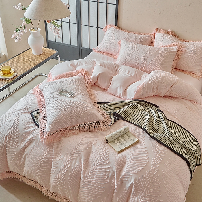 91家纺网 家纺一手货源 找家纺 缘生活 2025新款剪花针叶流苏四件套四季款 民宿首选 剪花针叶浅粉+流苏