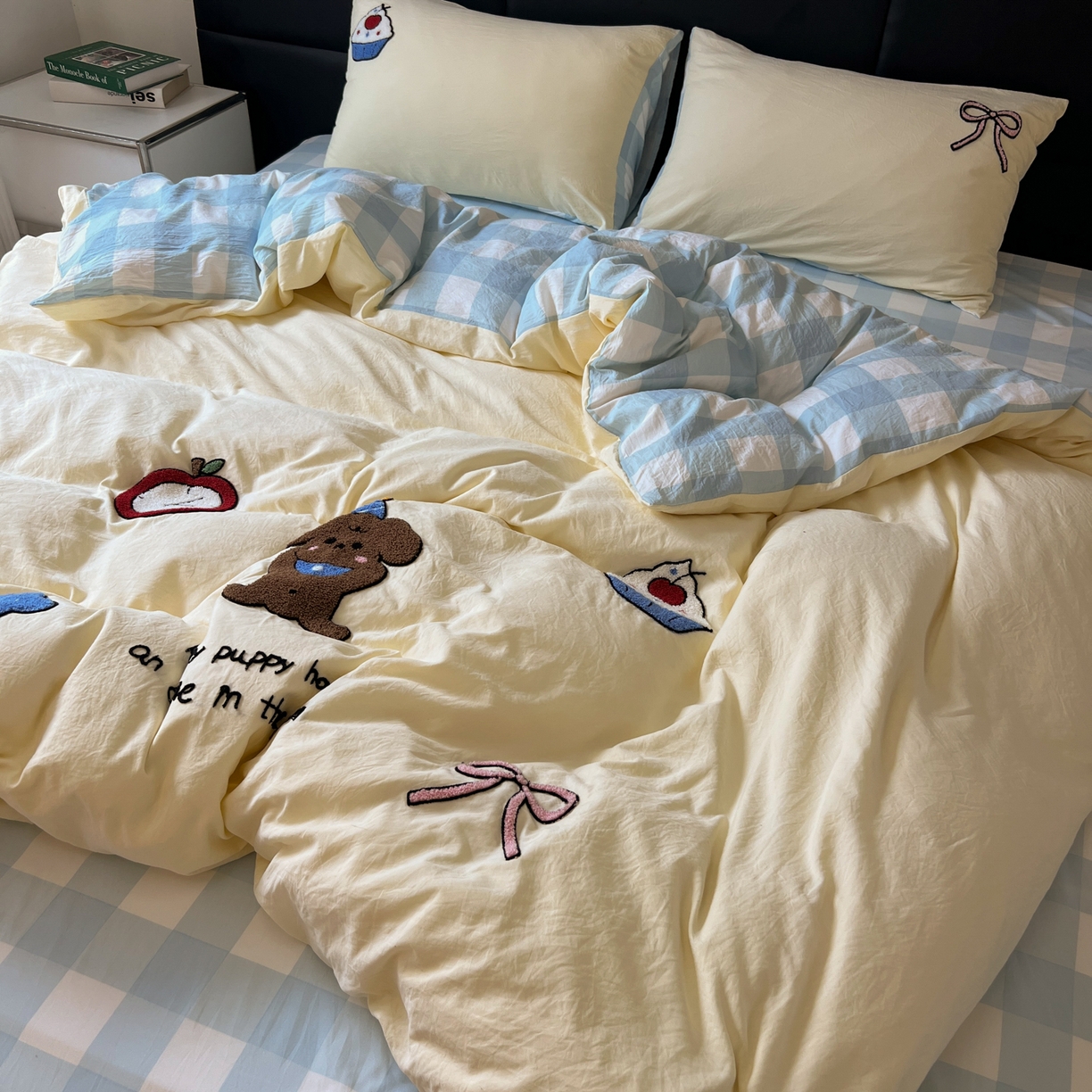 91家纺网 家纺一手货源 找家纺 盼季家纺 2025新款卡通水洗棉毛巾绣四件套 毛巾绣-蓝格丝带酱