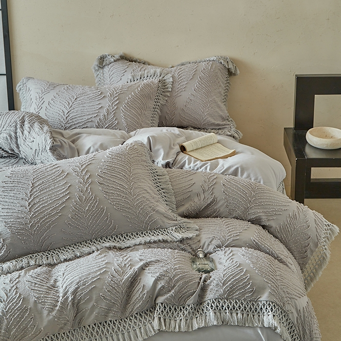 91家纺网 家纺一手货源 找家纺 缘生活 2025新款剪花针叶流苏四件套四季款 民宿首选 剪花针叶浅灰+流苏