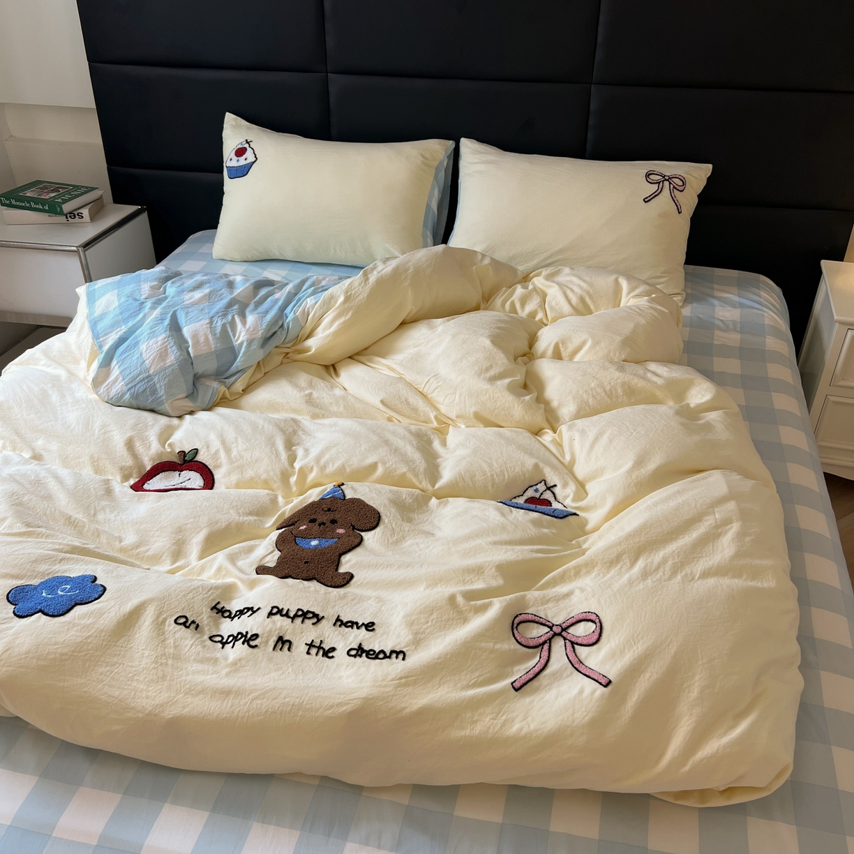 91家纺网 家纺一手货源 找家纺 盼季家纺 2025新款卡通水洗棉毛巾绣四件套 毛巾绣-蓝格丝带酱