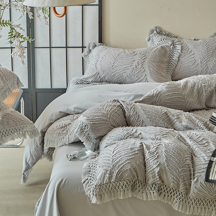 91家纺网 家纺一手货源 找家纺 缘生活 2025新款剪花针叶流苏四件套四季款 民宿首选 剪花针叶浅灰+流苏