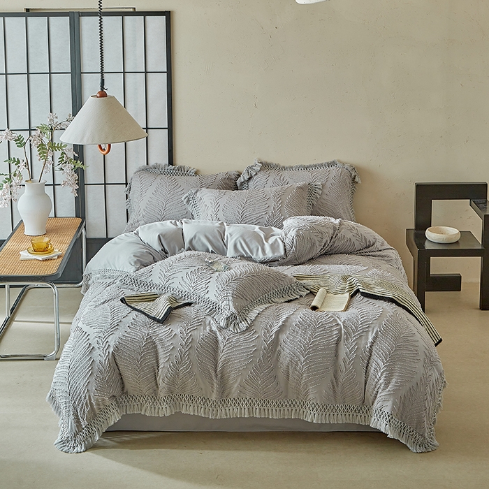 91家纺网 家纺一手货源 找家纺 缘生活 2025新款剪花针叶流苏四件套四季款 民宿首选 剪花针叶浅灰+流苏