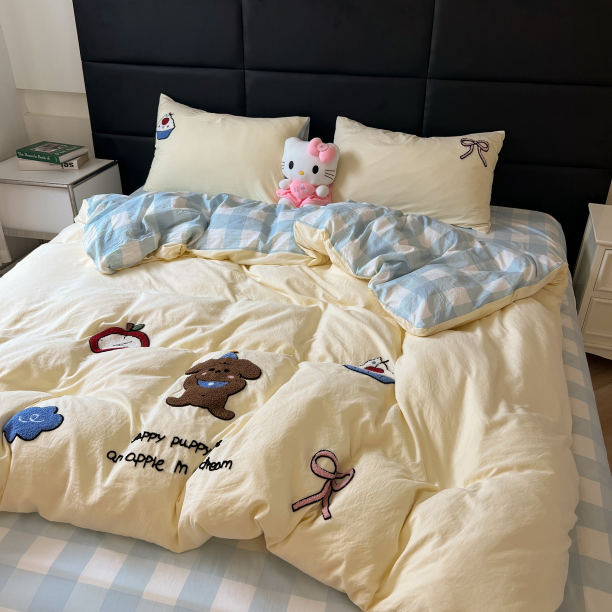 91家纺网 家纺一手货源 找家纺 盼季家纺 2025新款卡通水洗棉毛巾绣四件套 毛巾绣-蓝格丝带酱