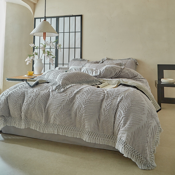 91家纺网 家纺一手货源 找家纺 缘生活 2025新款剪花针叶流苏四件套四季款 民宿首选 剪花针叶浅灰+流苏