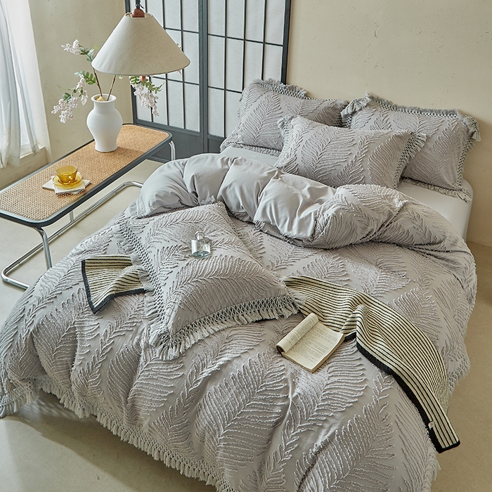 91家纺网 家纺一手货源 找家纺 缘生活 2025新款剪花针叶流苏四件套四季款 民宿首选 剪花针叶浅灰+流苏