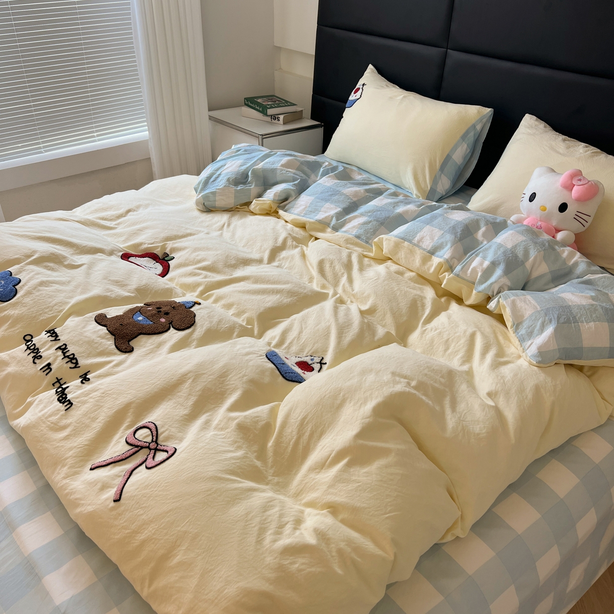 91家纺网 家纺一手货源 找家纺 盼季家纺 2025新款卡通水洗棉毛巾绣四件套 毛巾绣-蓝格丝带酱