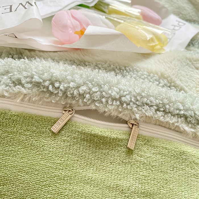 91家纺网 家纺一手货源 找家纺 摩妮卡 2025新款加厚兔兔绒牛奶绒四件套-洛丽塔系列 洛丽塔-暮光绿