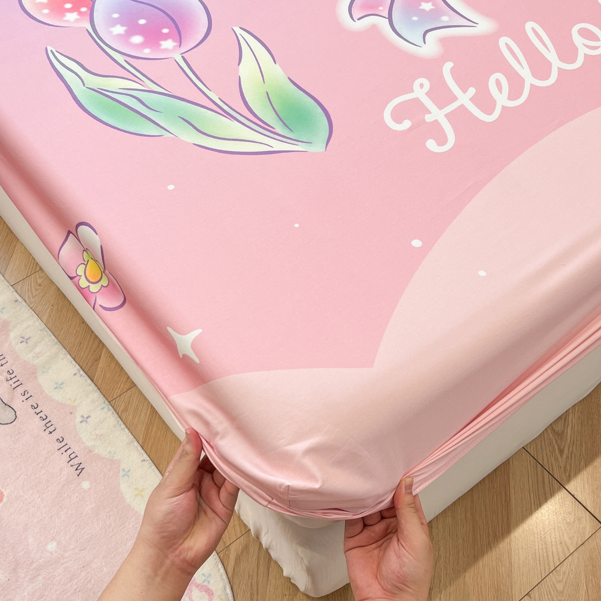 91家纺网 家纺一手货源 找家纺 暮思家居 2025新款正版授权三丽鸥大阪全棉数码印花纯棉单品床笠床笠单件单床笠（专版花型） 棉A版-梦幻KT