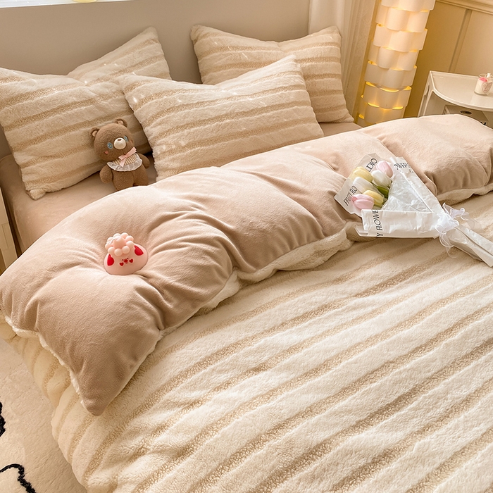 91家纺网 家纺一手货源 找家纺 摩妮卡 2025新款加厚兔兔绒牛奶绒四件套-洛丽塔系列 洛丽塔-奶咖