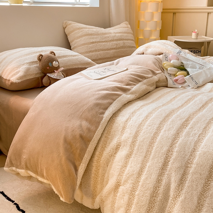 91家纺网 家纺一手货源 找家纺 摩妮卡 2025新款加厚兔兔绒牛奶绒四件套-洛丽塔系列 洛丽塔-奶咖