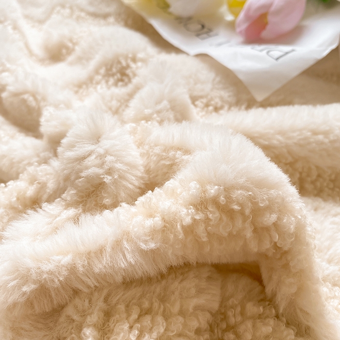 91家纺网 家纺一手货源 找家纺 摩妮卡 2025新款加厚兔兔绒牛奶绒四件套-洛丽塔系列 洛丽塔-奶咖