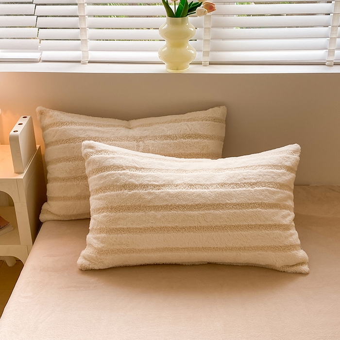 91家纺网 家纺一手货源 找家纺 摩妮卡 2025新款加厚兔兔绒牛奶绒四件套-洛丽塔系列 洛丽塔-奶咖