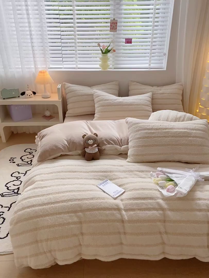 91家纺网 家纺一手货源 找家纺 摩妮卡 2025新款加厚兔兔绒牛奶绒四件套-洛丽塔系列 洛丽塔-奶咖