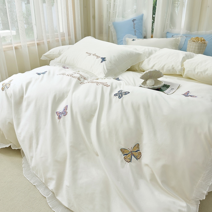 91家纺网 家纺一手货源 找家纺 青泽家纺 2025新款母婴级ins风韩版绣花荷叶边水洗棉磨毛四件套 蝶舞-白