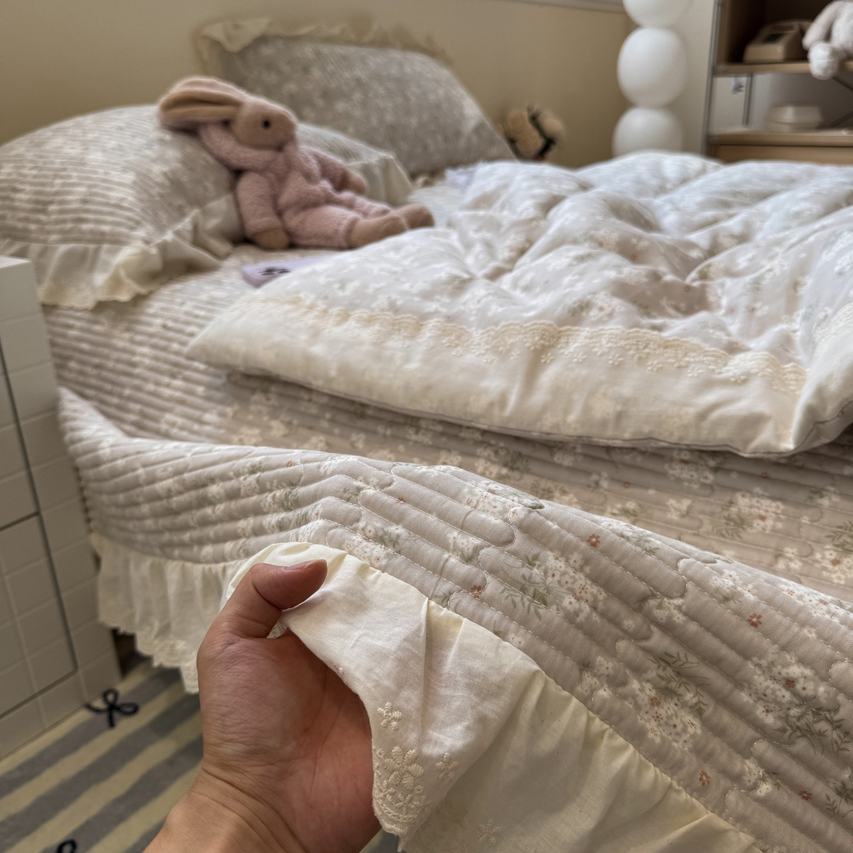 91家纺网 家纺一手货源 找家纺 一加一 2025新款田园风全棉纯棉双层纱床盖冬被被子被芯四件套 杏花小镇-驼