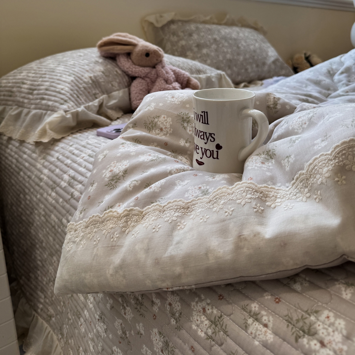 91家纺网 家纺一手货源 找家纺 一加一 2025新款田园风全棉纯棉双层纱床盖冬被被子被芯四件套 杏花小镇-驼