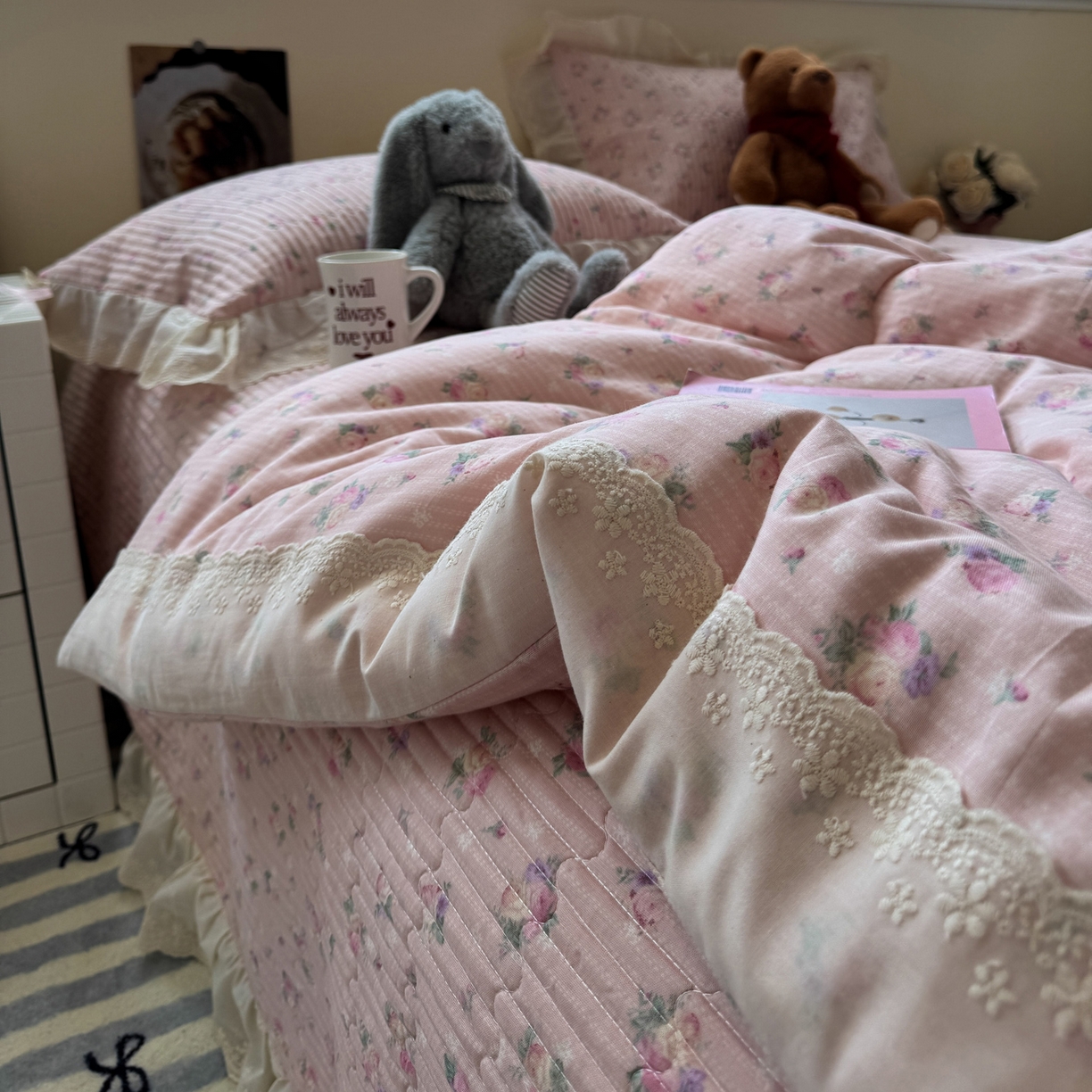 91家纺网 家纺一手货源 找家纺 一加一 2025新款田园风全棉纯棉双层纱床盖冬被被子被芯四件套 花初梦