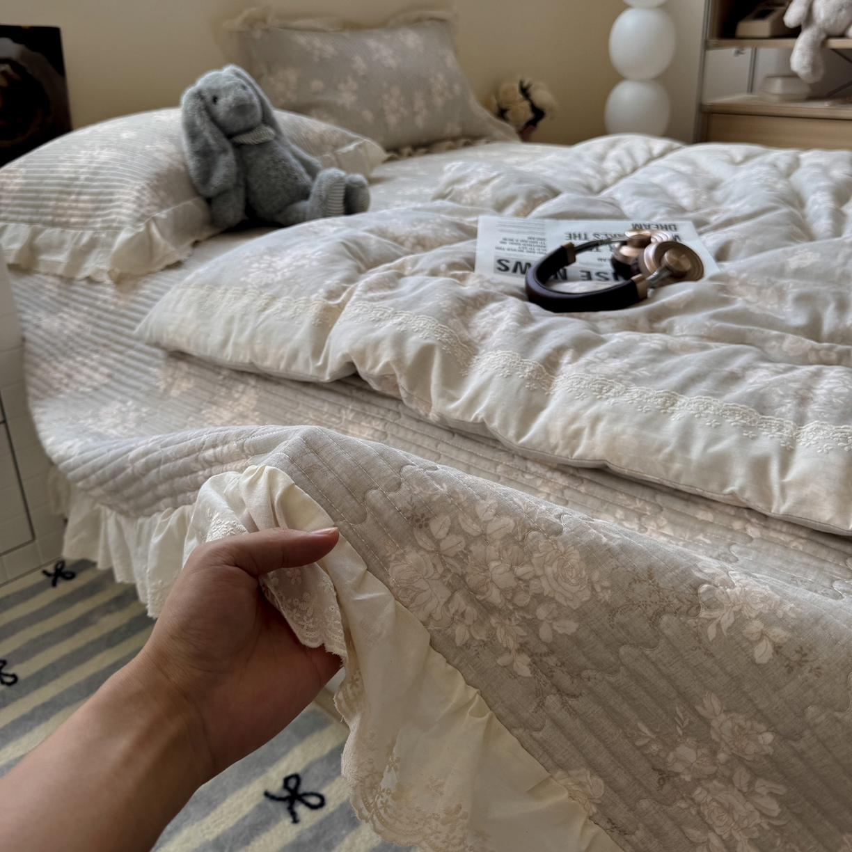 91家纺网 家纺一手货源 找家纺 一加一 2025新款田园风全棉纯棉双层纱床盖冬被被子被芯四件套 花蔓花影-灰