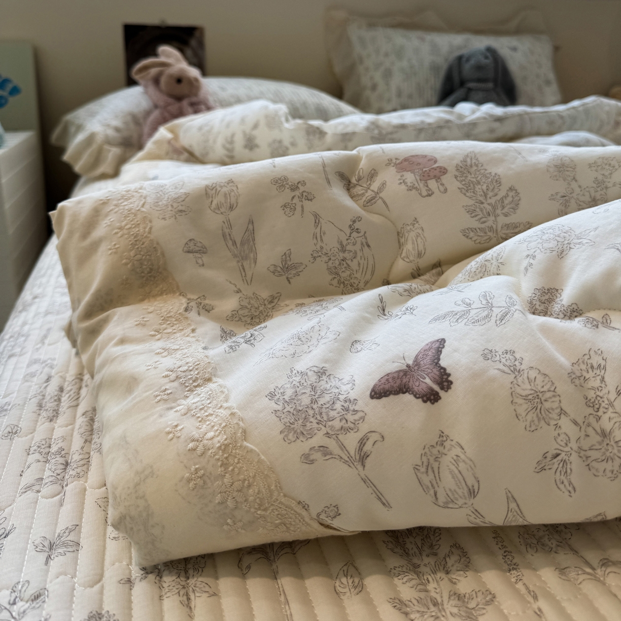 91家纺网 家纺一手货源 找家纺 一加一 2025新款田园风全棉纯棉双层纱床盖冬被被子被芯四件套 画棠春