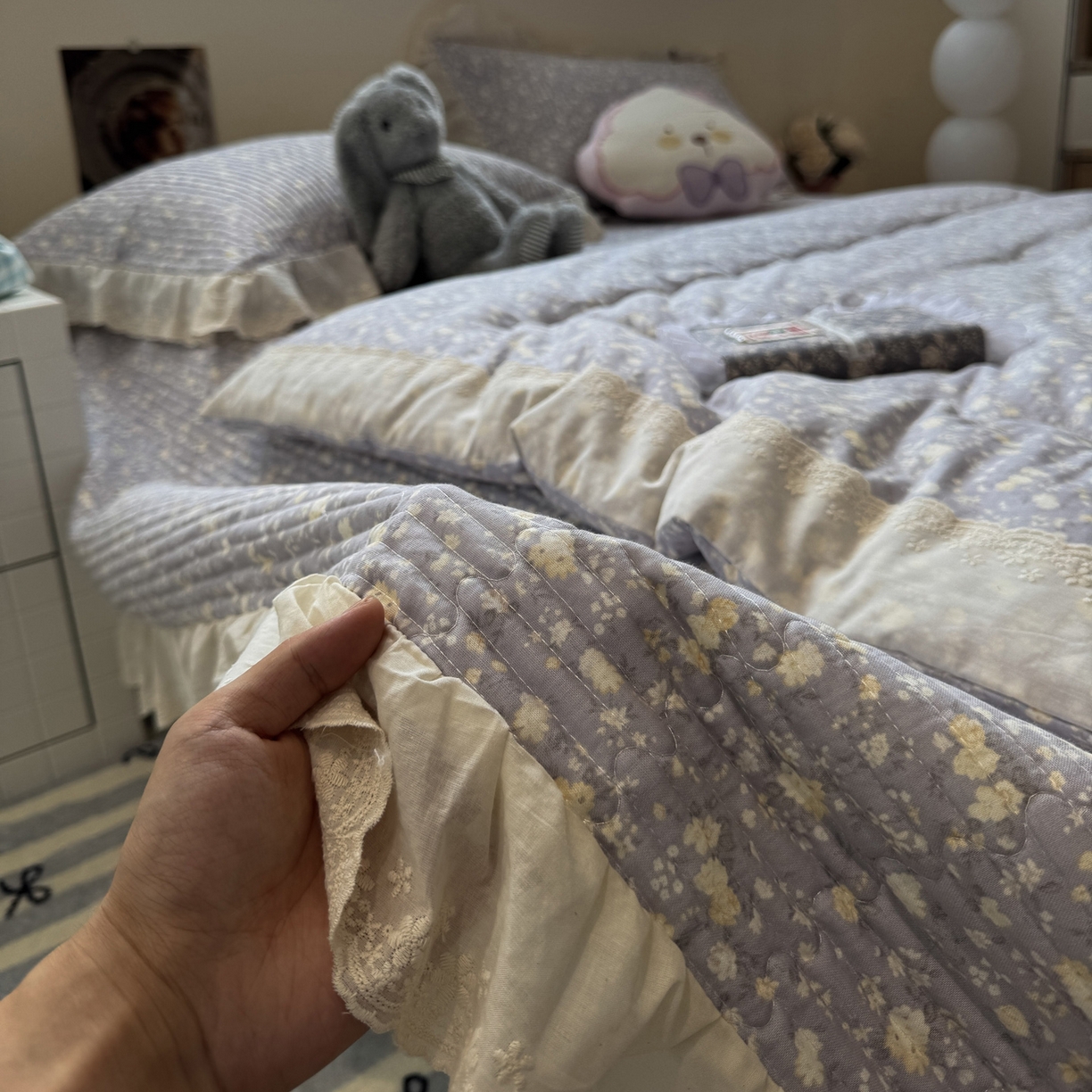 91家纺网 家纺一手货源 找家纺 一加一 2025新款田园风全棉纯棉双层纱床盖冬被被子被芯四件套 梦醒花间-灰