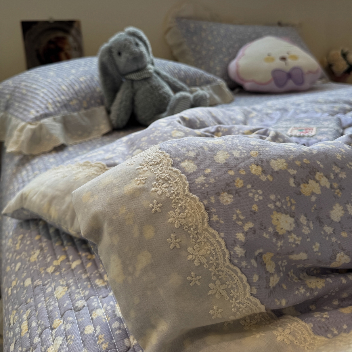 91家纺网 家纺一手货源 找家纺 一加一 2025新款田园风全棉纯棉双层纱床盖冬被被子被芯四件套 梦醒花间-灰