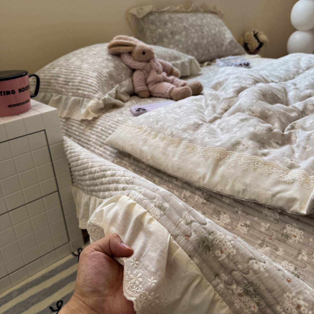 91家纺网 家纺一手货源 找家纺 一加一 2025新款田园风全棉纯棉双层纱床盖冬被被子被芯四件套 杏花小镇-驼