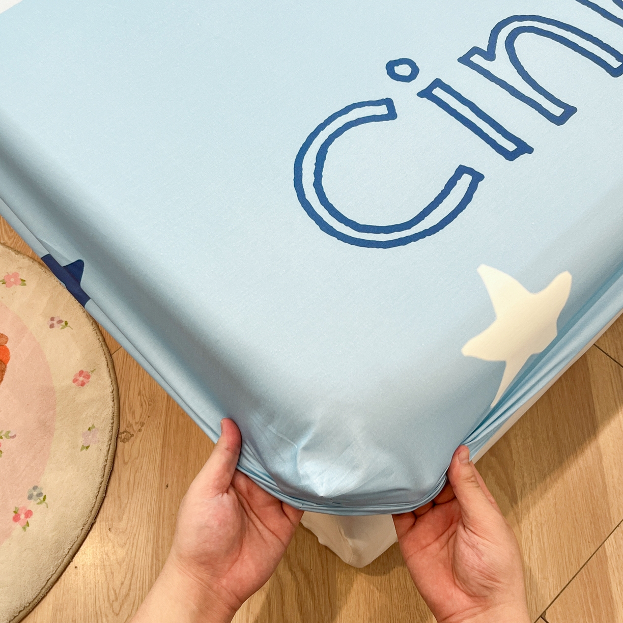 91家纺网 家纺一手货源 找家纺 暮思家居 2025新款正版授权三丽鸥大阪全棉数码印花纯棉单品床笠床笠单件单床笠（专版花型） 棉A版-甜品大耳狗