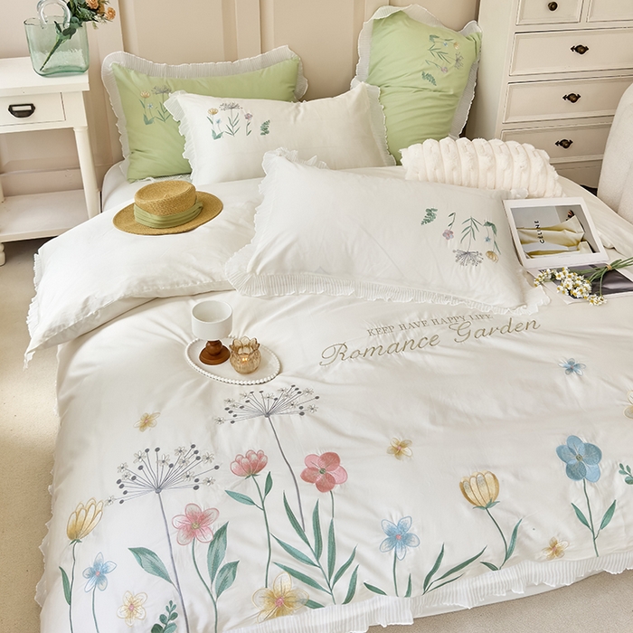 青泽家纺 2025新款母婴级ins风韩版绣花荷叶边水洗棉磨毛四件套 花恋 白