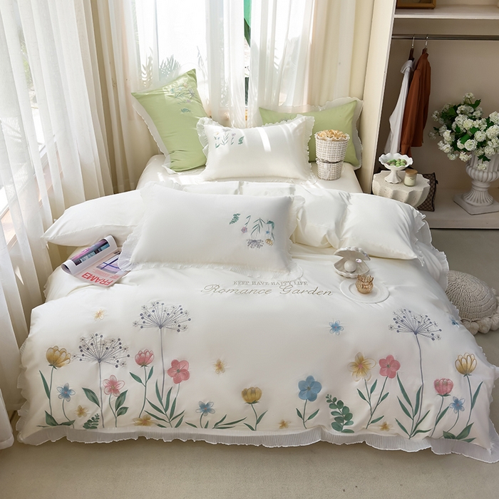 91家纺网 家纺一手货源 找家纺 青泽家纺 2025新款母婴级ins风韩版绣花荷叶边水洗棉磨毛四件套 花恋 白