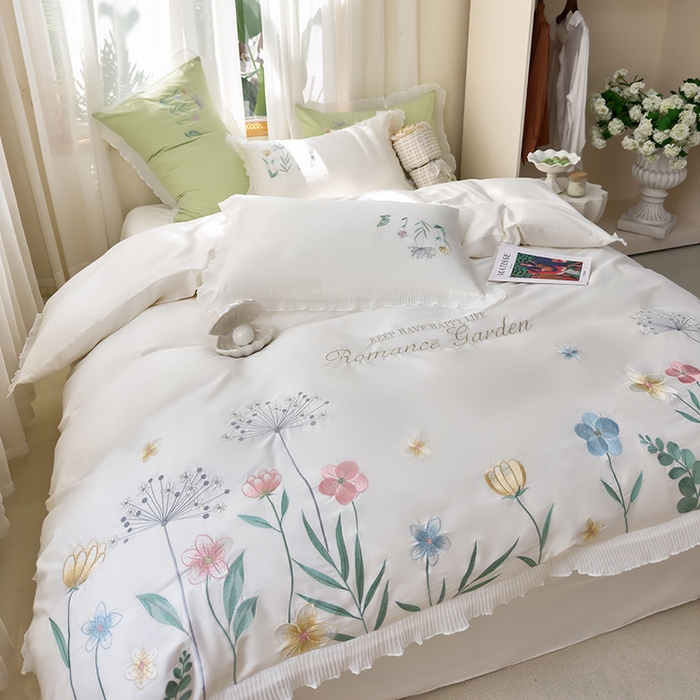 91家纺网 家纺一手货源 找家纺 青泽家纺 2025新款母婴级ins风韩版绣花荷叶边水洗棉磨毛四件套 花恋 白