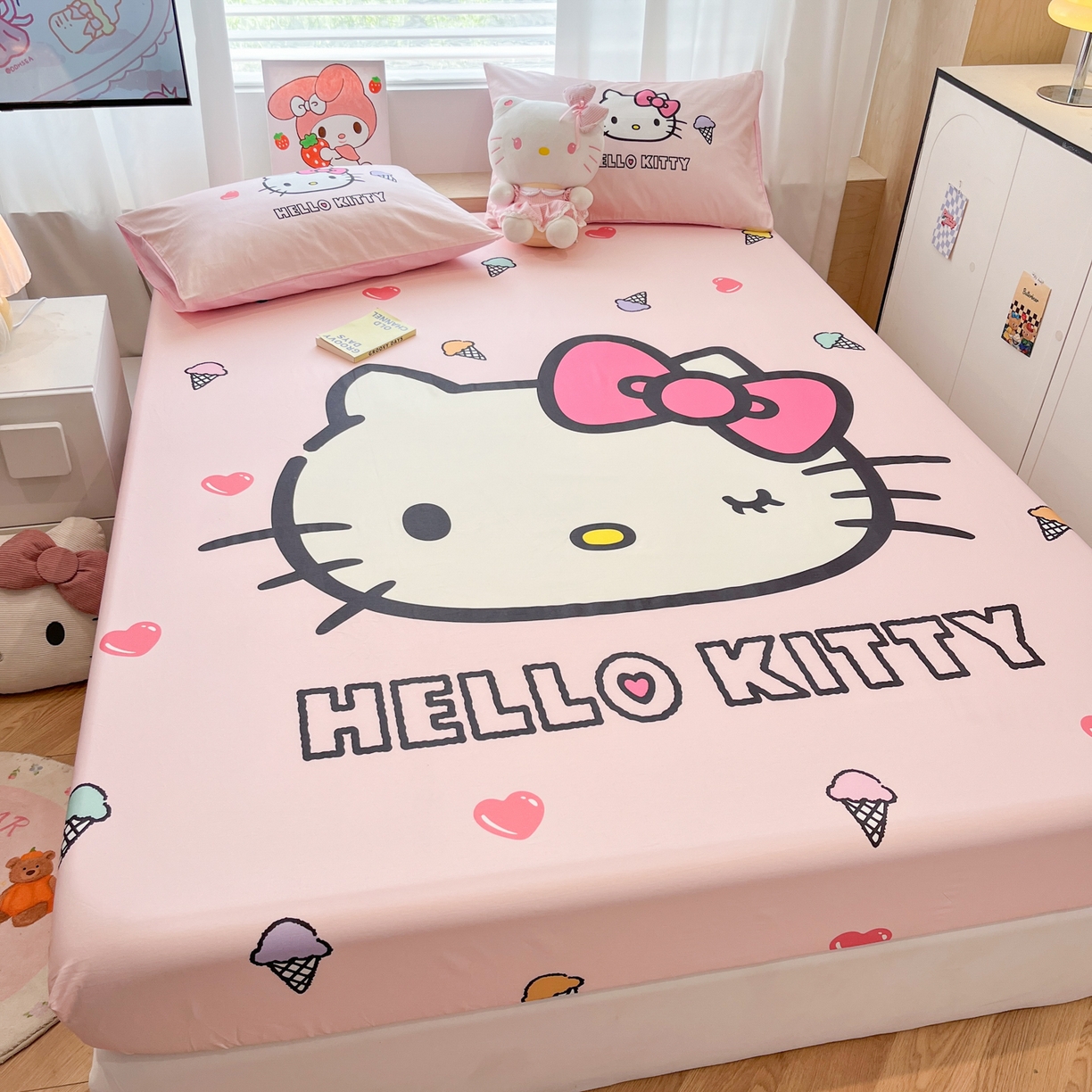 91家纺网 家纺一手货源 找家纺 暮思家居 2025新款正版授权三丽鸥大阪全棉数码印花纯棉单品床笠床笠单件单床笠（专版花型） 棉A版-甜筒KT