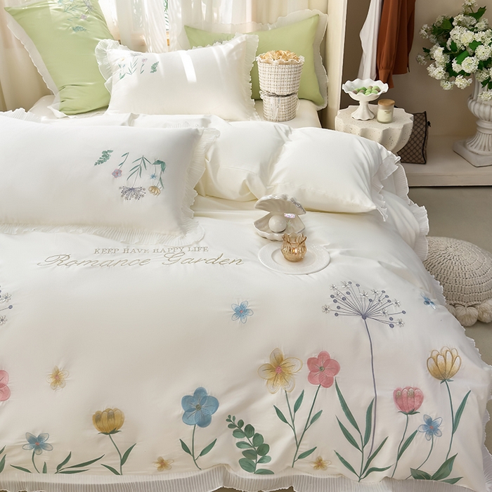 91家纺网 家纺一手货源 找家纺 青泽家纺 2025新款母婴级ins风韩版绣花荷叶边水洗棉磨毛四件套 花恋 白