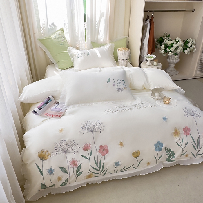 91家纺网 家纺一手货源 找家纺 青泽家纺 2025新款母婴级ins风韩版绣花荷叶边水洗棉磨毛四件套 花恋 白