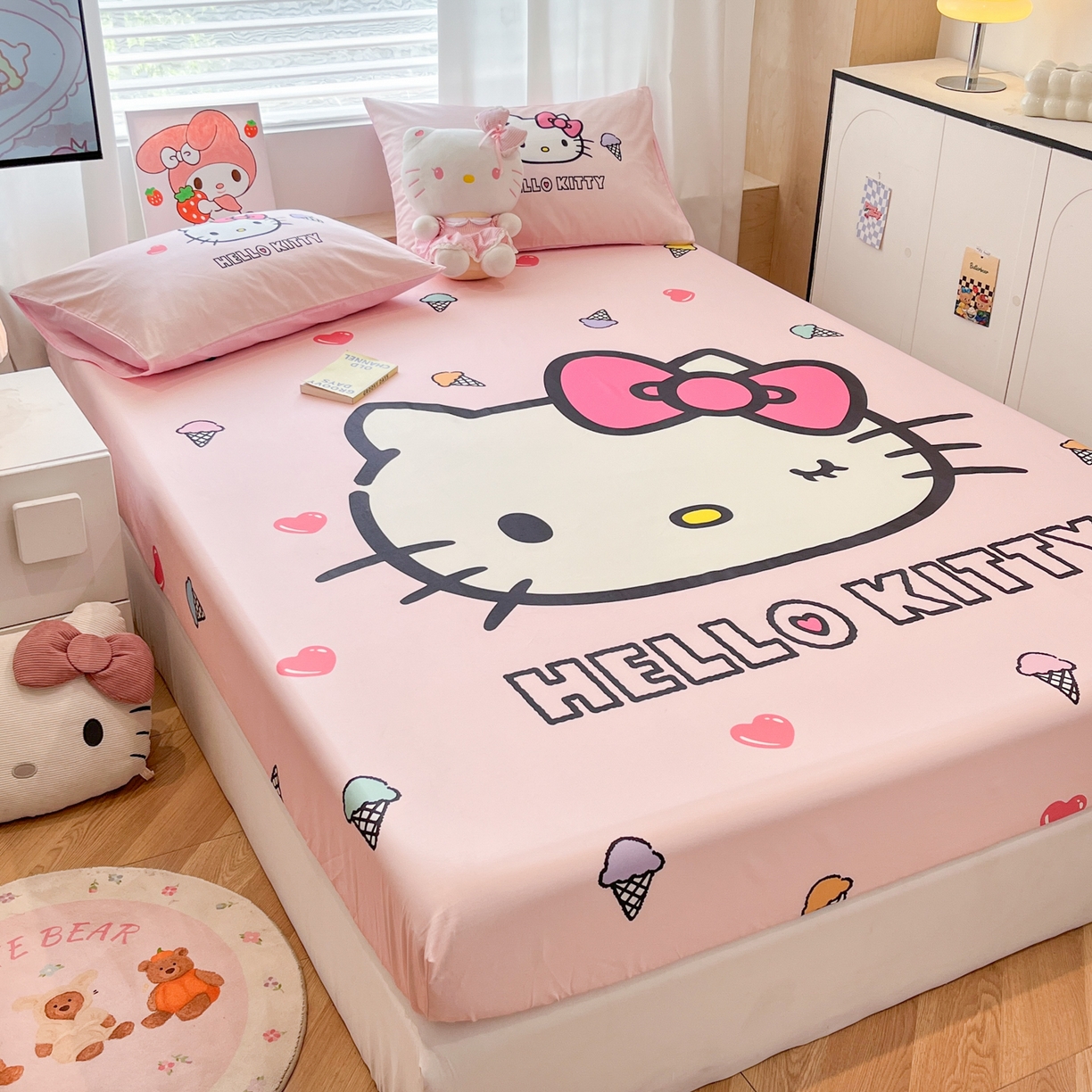 91家纺网 家纺一手货源 找家纺 暮思家居 2025新款正版授权三丽鸥大阪全棉数码印花纯棉单品床笠床笠单件单床笠（专版花型） 棉A版-甜筒KT