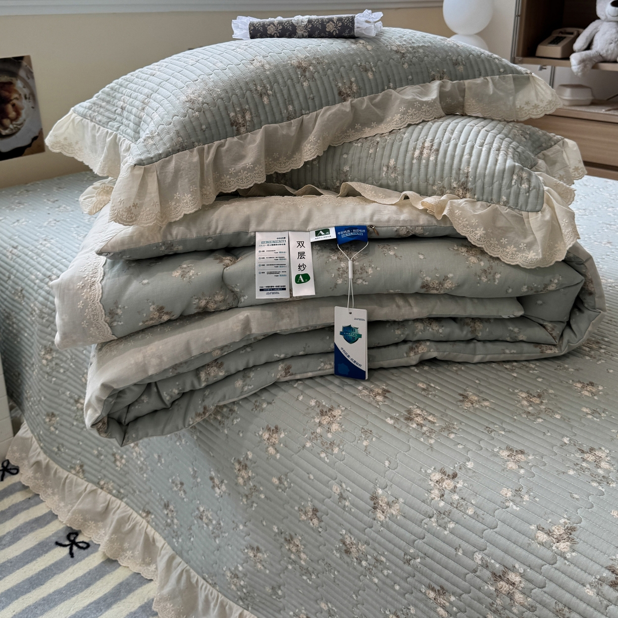 91家纺网 家纺一手货源 找家纺 一加一 2025新款田园风全棉纯棉双层纱床盖冬被被子被芯四件套 浮沉未央-绿