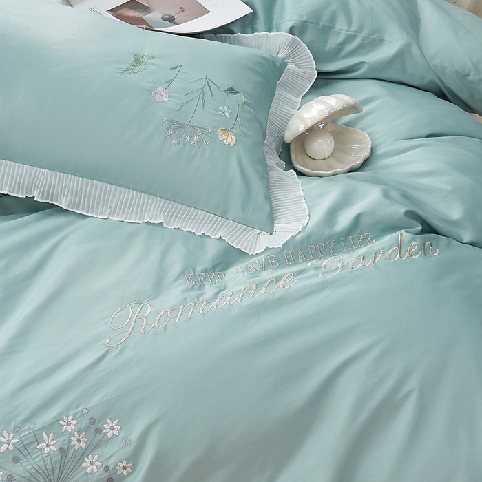 91家纺网 家纺一手货源 找家纺 青泽家纺 2025新款母婴级ins风韩版绣花荷叶边水洗棉磨毛四件套 花恋-蓝