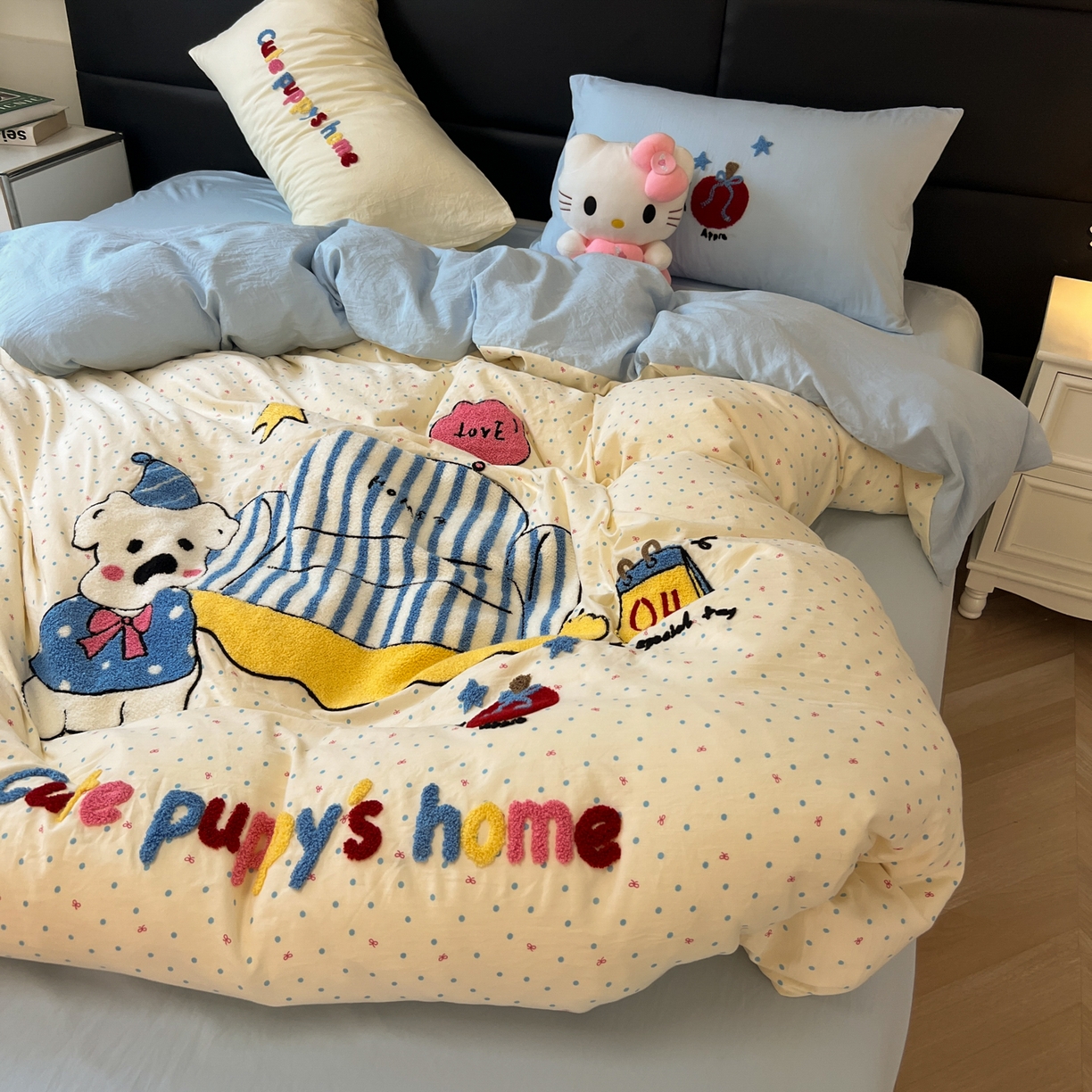 91家纺网 家纺一手货源 找家纺 盼季家纺 2025新款卡通水洗棉毛巾绣四件套 毛巾绣-沙发汪汪