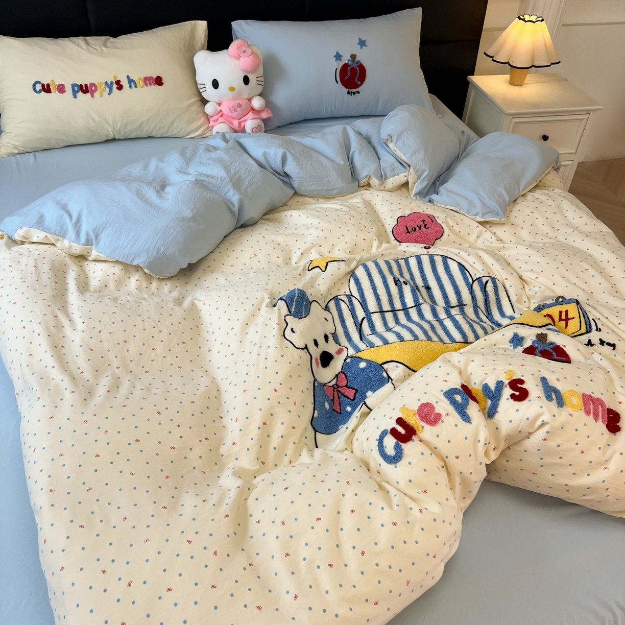 91家纺网 家纺一手货源 找家纺 盼季家纺 2025新款卡通水洗棉毛巾绣四件套 毛巾绣-沙发汪汪