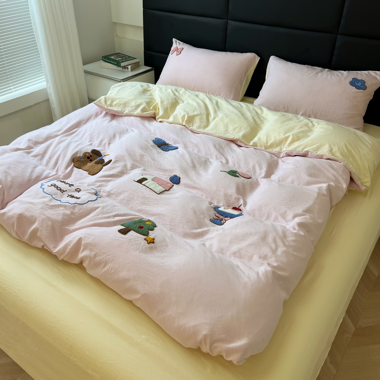 91家纺网 家纺一手货源 找家纺 盼季家纺 2025新款卡通水洗棉毛巾绣四件套 毛巾绣-小狗的家园