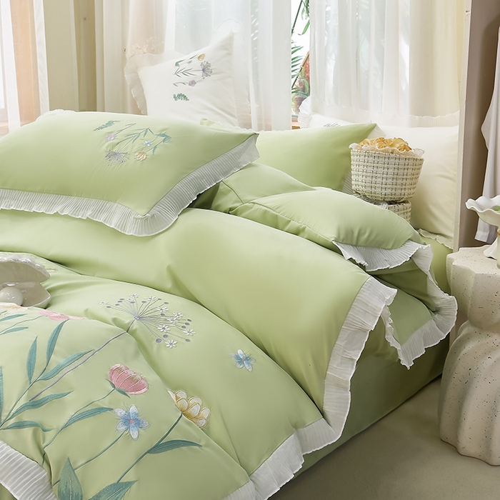 91家纺网 家纺一手货源 找家纺 青泽家纺 2025新款母婴级ins风韩版绣花荷叶边水洗棉磨毛四件套 花恋-绿