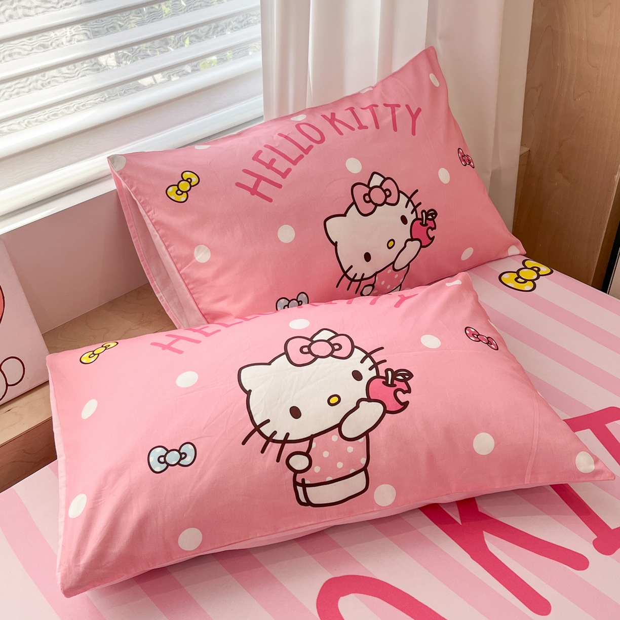 91家纺网 家纺一手货源 找家纺 暮思家居 2025新款正版授权三丽鸥大阪全棉数码印花纯棉单品床笠床笠单件单床笠（专版花型） 棉A版-条纹KT