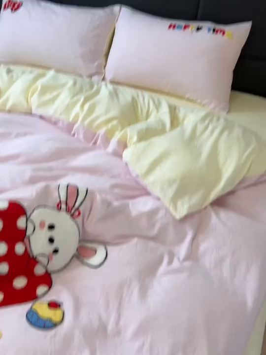 91家纺网 家纺一手货源 找家纺 盼季家纺 2025新款卡通水洗棉毛巾绣四件套 毛巾绣-小兔蝴蝶结