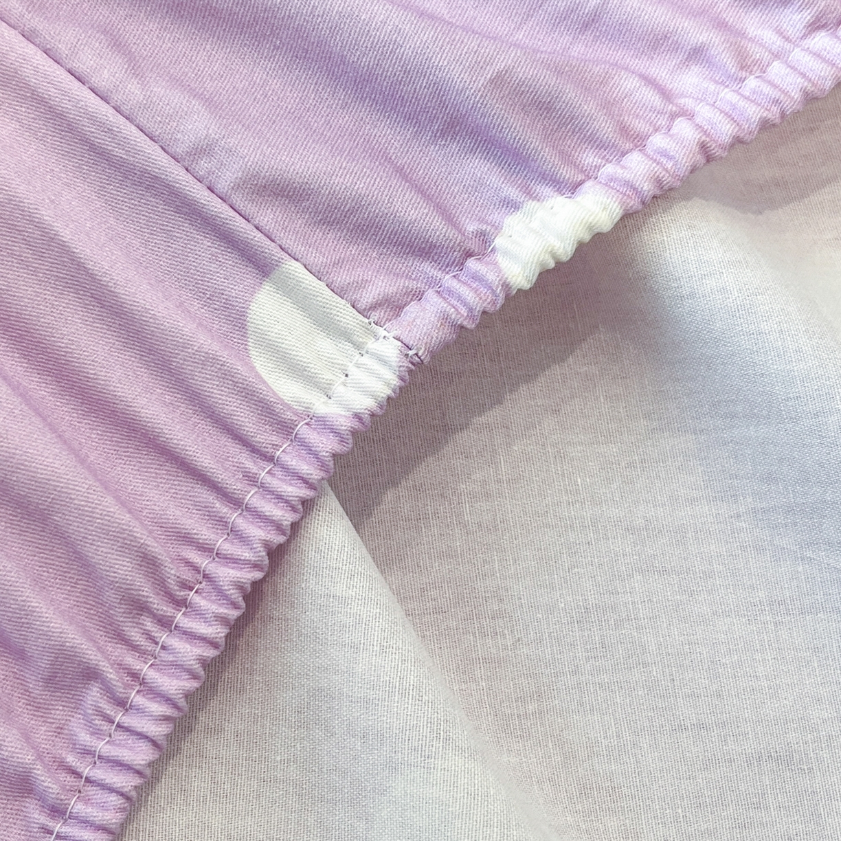 91家纺网 家纺一手货源 找家纺 暮思家居 2025新款正版授权三丽鸥大阪全棉数码印花纯棉单品床笠床笠单件单床笠（专版花型） 棉A版-小汽车库洛米