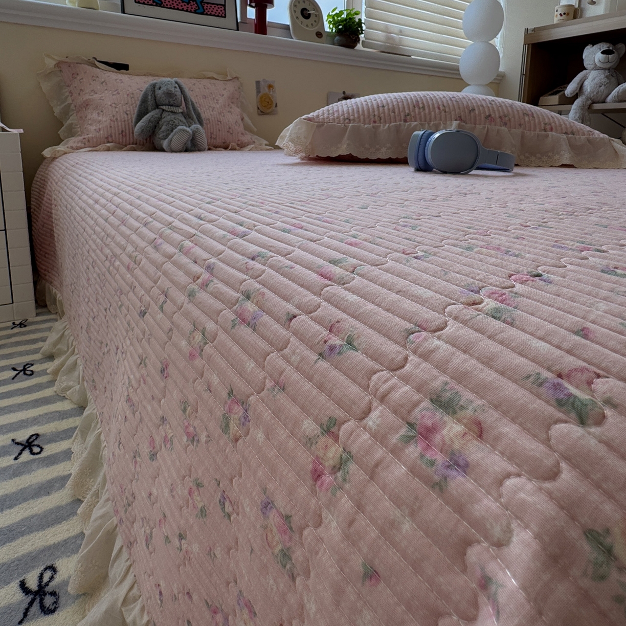 91家纺网 家纺一手货源 找家纺 一加一 2025新款全棉纯棉双层纱田园风单床盖床盖单件单品床盖 花初梦