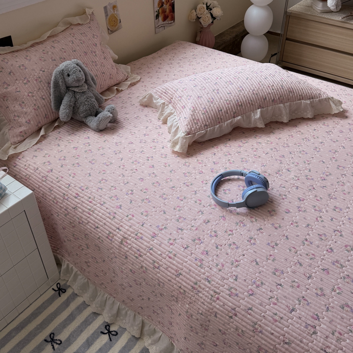 91家纺网 家纺一手货源 找家纺 一加一 2025新款全棉纯棉双层纱田园风单床盖床盖单件单品床盖 花初梦