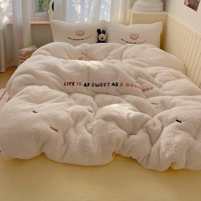 91家纺网 家纺一手货源 找家纺 盼季家纺 2025新款小清新羊羔绒四件套加厚牛奶绒保暖床单被套宿舍三件套 羊羔绒甜甜圈-奶黄