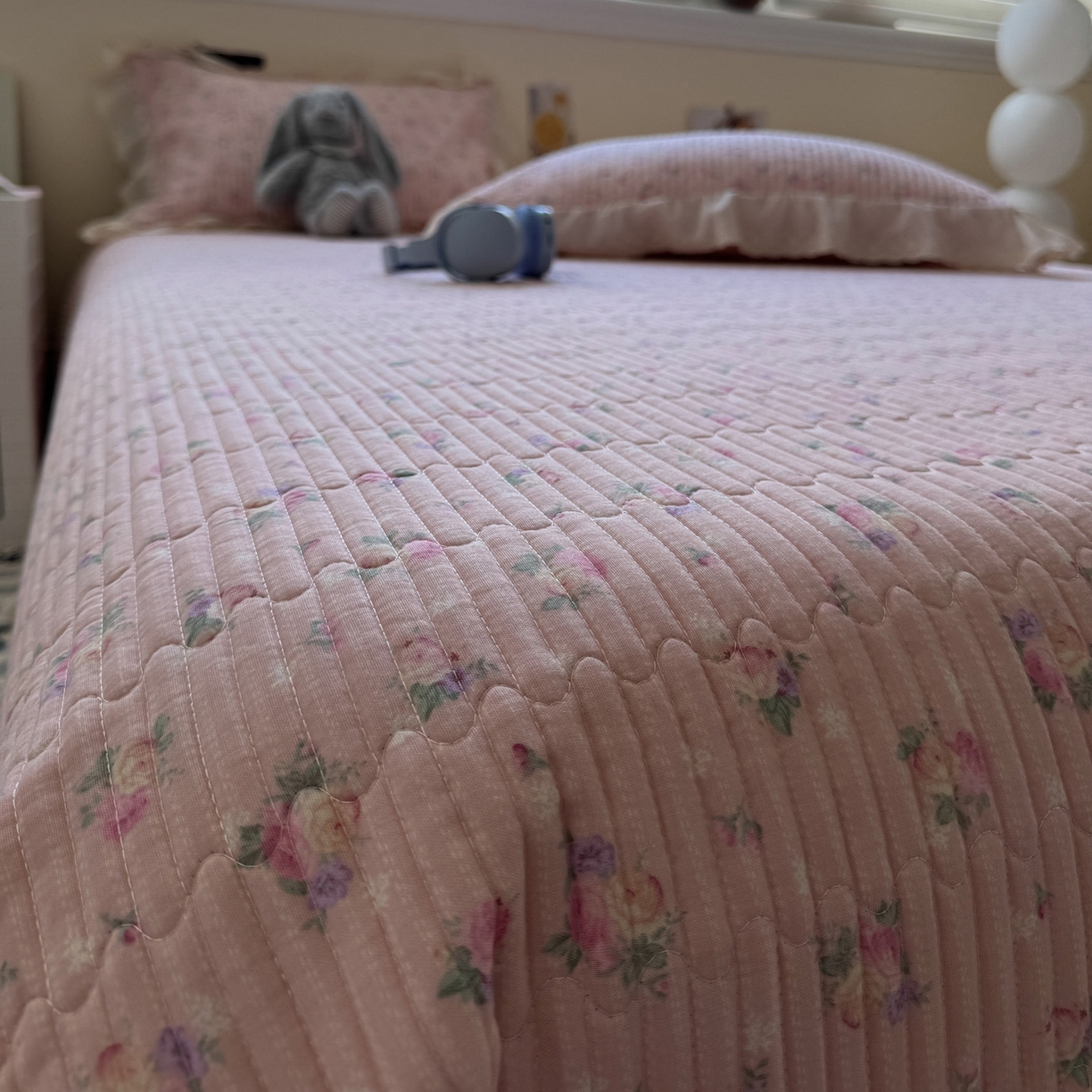 91家纺网 家纺一手货源 找家纺 一加一 2025新款全棉纯棉双层纱田园风单床盖床盖单件单品床盖 花初梦