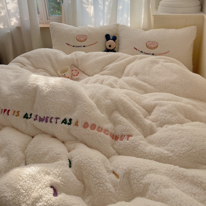 91家纺网 家纺一手货源 找家纺 盼季家纺 2025新款小清新羊羔绒四件套加厚牛奶绒保暖床单被套宿舍三件套 羊羔绒甜甜圈-奶黄