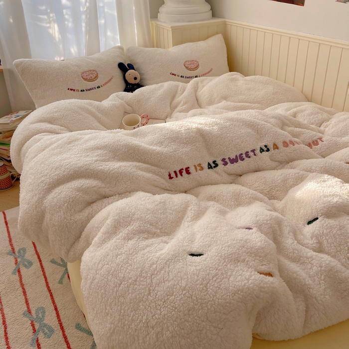 91家纺网 家纺一手货源 找家纺 盼季家纺 2025新款小清新羊羔绒四件套加厚牛奶绒保暖床单被套宿舍三件套 羊羔绒甜甜圈-奶黄