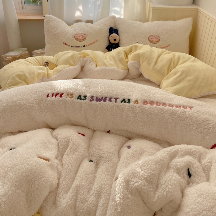 91家纺网 家纺一手货源 找家纺 盼季家纺 2025新款小清新羊羔绒四件套加厚牛奶绒保暖床单被套宿舍三件套 羊羔绒甜甜圈-奶黄